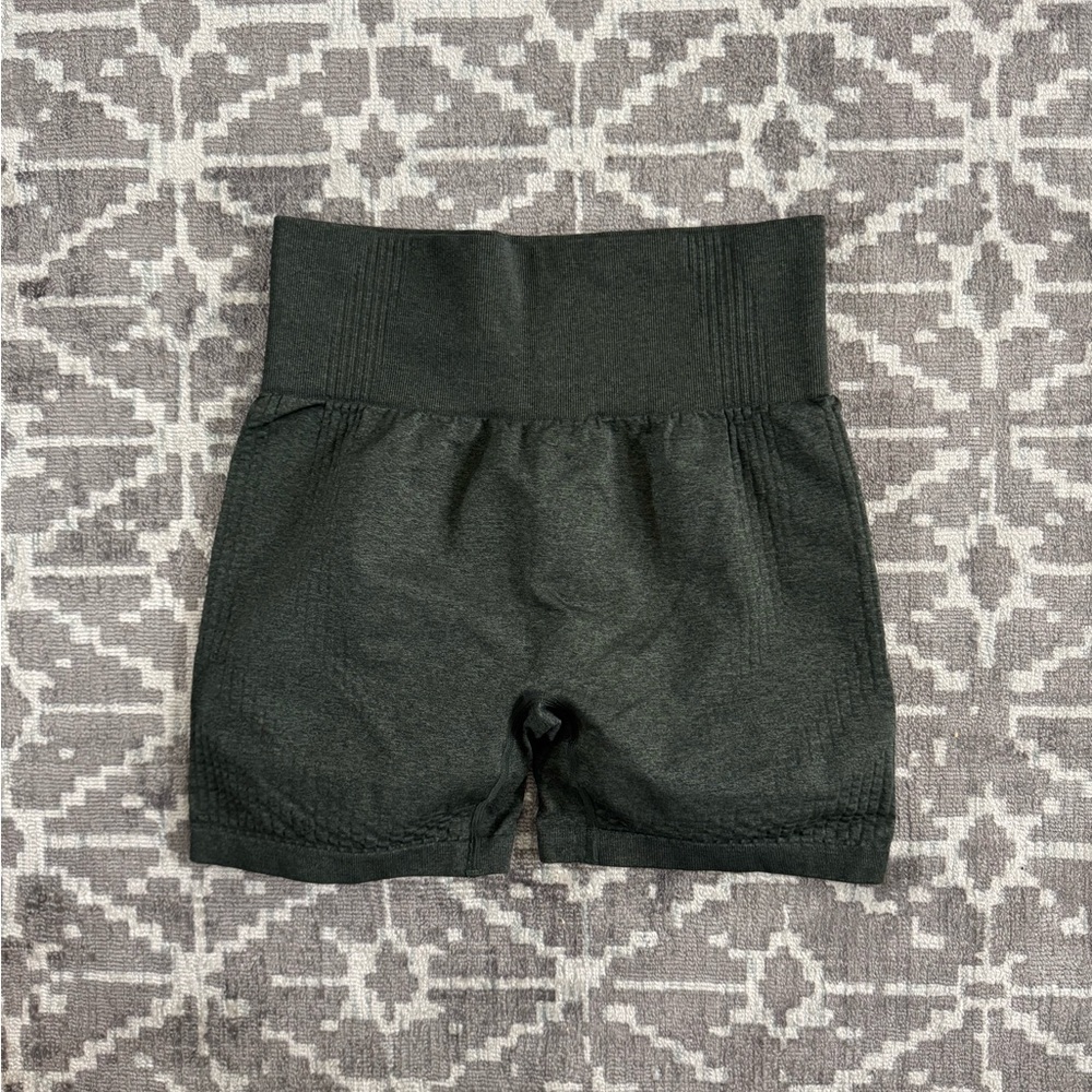 EUC Aoxjox Army Green Women's Bike Shorts Snatched waist flattering never worn